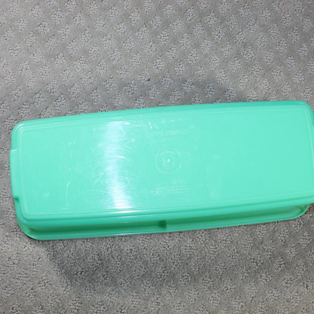 Set of 2 (4 w lids) Vtg Tupperware Jadeite Green Celery Keeper Vegetable Crisper